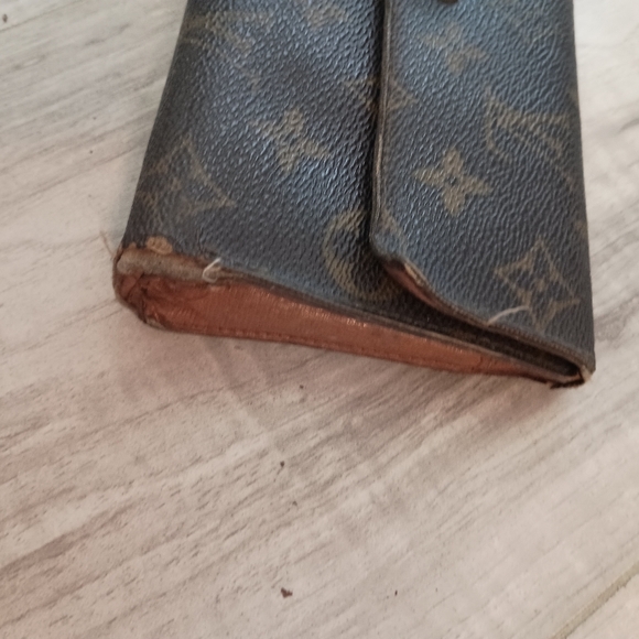 Louis Vuitton Monogram Porte Tresor International Trifold Long Wallet - Picture 2 of 12